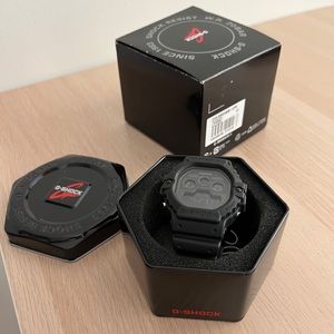 CASIO G-SHOCK 5900 SERIES
DW-5900BB-1 Matte-Black